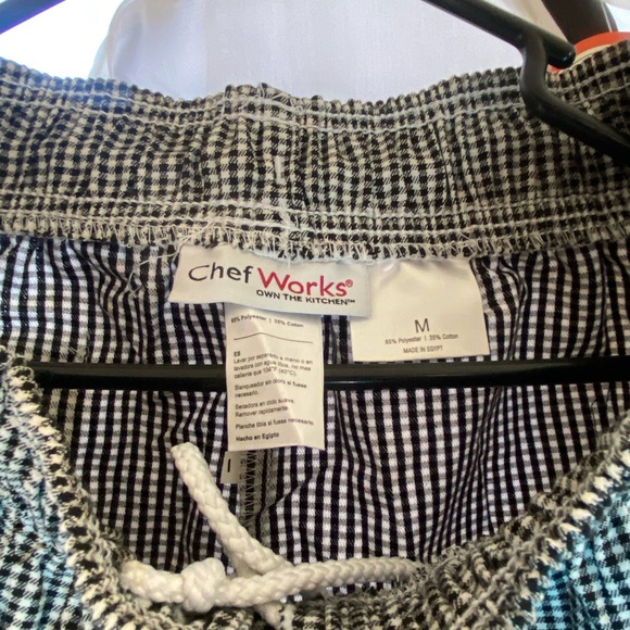 White Chef Uniform - Picture 15 of 17